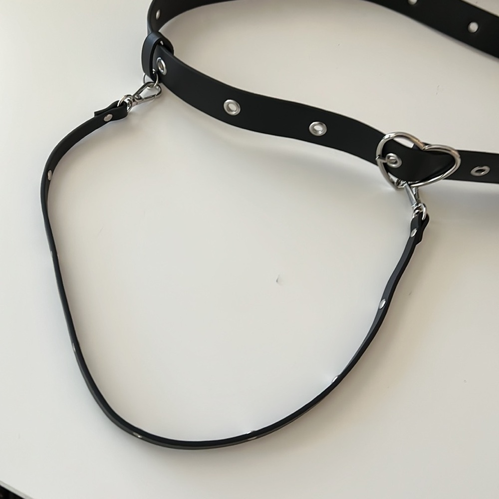 Hot Topic belt - Picture 3 of 4